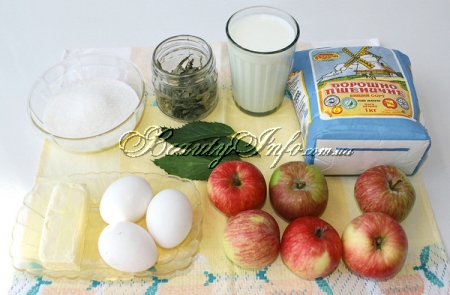 Продукты для яблочного пирога с мятой