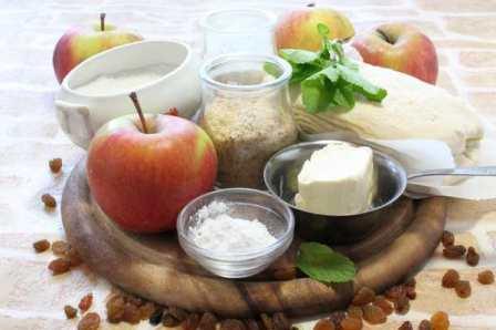 Ингредиенты для штруделя с яблоками